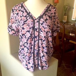 Ladies Hinge Top